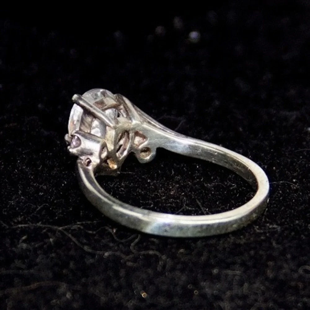 Sterling Silver‎ 925 Pear Cut Cubic Zirconia Bypass Accent Ring Size 5